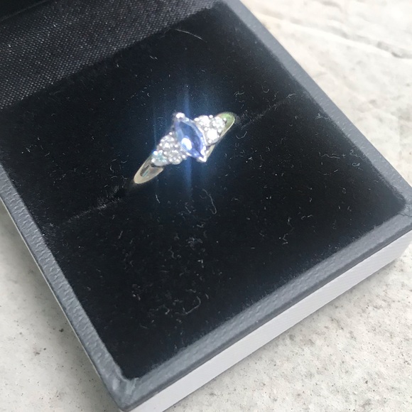 💍 Platinum Diamond and Tanzanite Ring ✨ - Picture 4 of 5